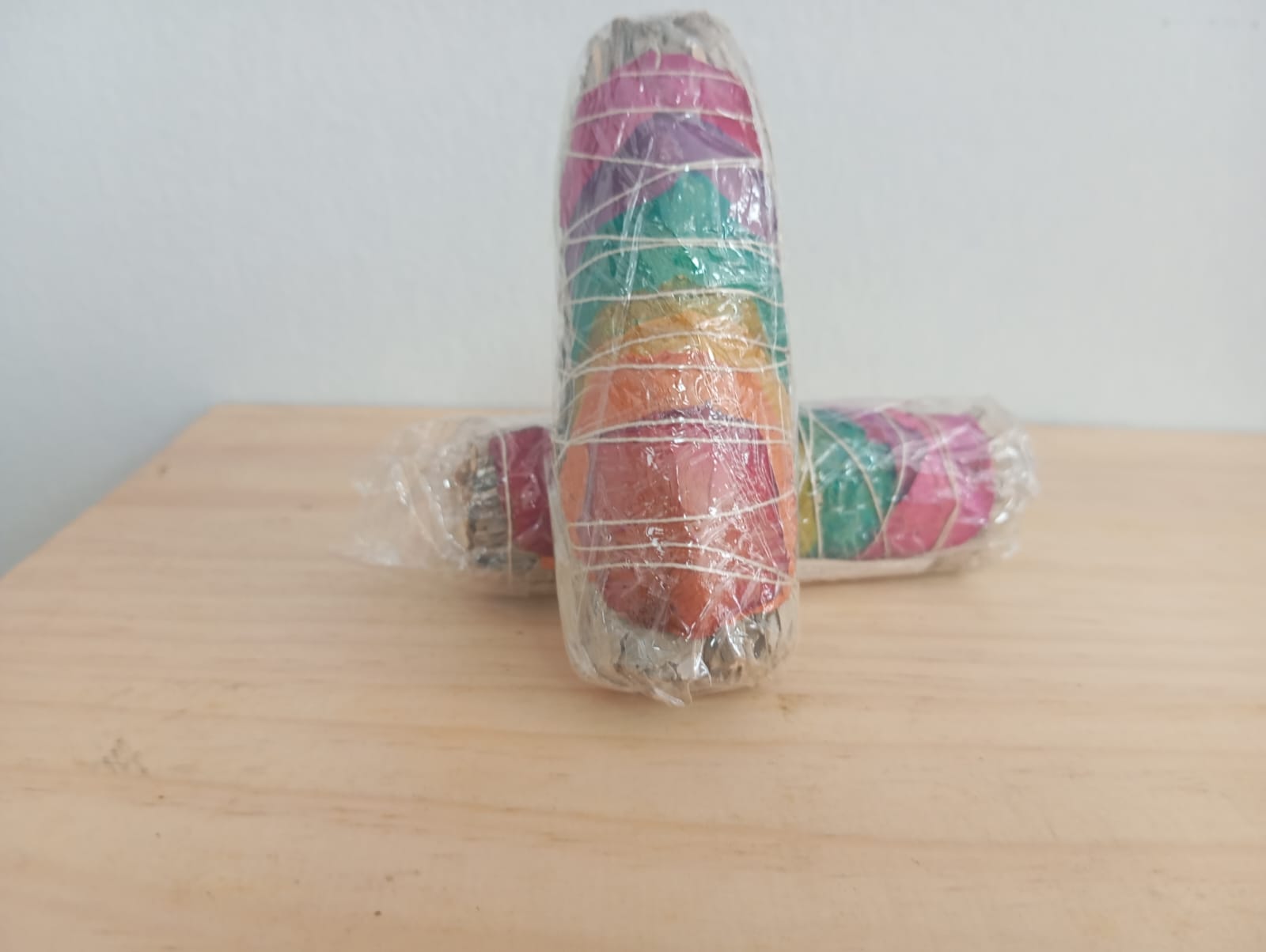 BATON DE SAUGE BLANCHE AUX PETALES DE ROSES – 10 CM
